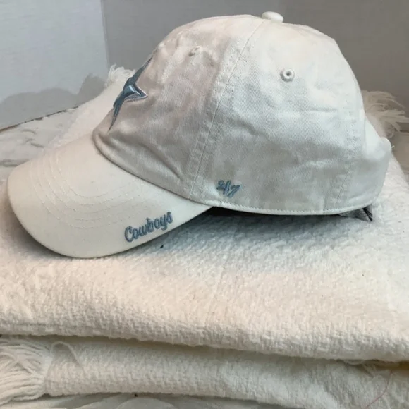 EUC Dallas cowboy NFL Ladies ball cap white - Picture 3 of 10